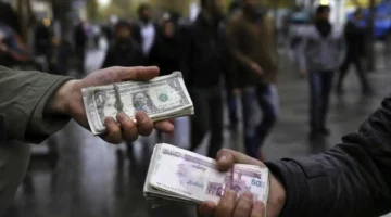 الدولار يقتحم حاجز 127 ألف تومان في السوق الحرة الإيرانية لأول مرة